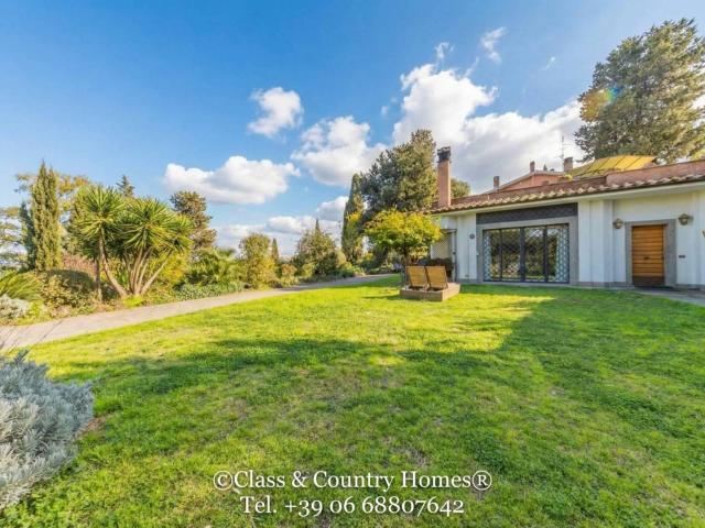 Affittasi Appartamento, Appartamento in Villa Vigna Clara: Affitto di Prestigio Annunci Roma, Zona Fleming Rif.647133