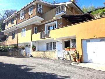 Affittasi Appartamento, Appartamento indipendente ristrutturato con spazio esterno Annunci Formello Roma Rif.640497
