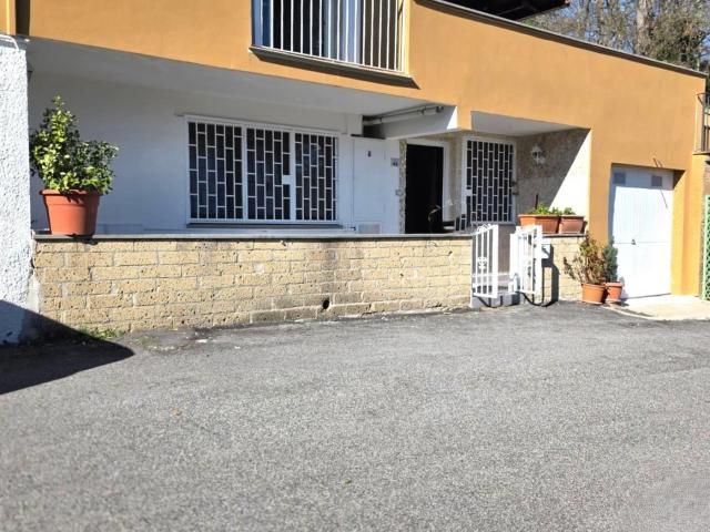Affittasi Appartamento, Appartamento indipendente ristrutturato con spazio esterno Annunci Formello Roma Rif.640497