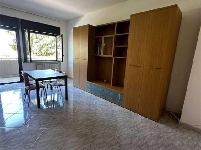 Affittasi Appartamento, Appartamento monolocale arredato Pomezia Via Naro Annunci Pomezia Roma Rif.648708
