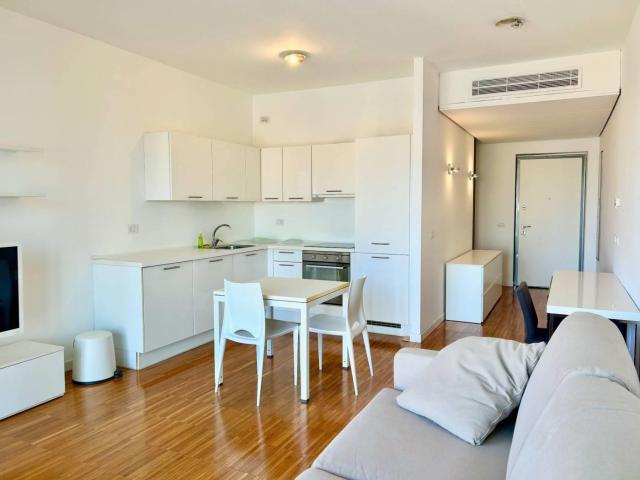 Affittasi Appartamento, Appartamento Piano alto Bologna, Nomentano Annunci Roma, Zona Bologna Rif.646449