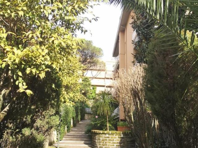 Affittasi Appartamento, Appartamento sito in Viale Don Pasquino Borghi, zona Eur Annunci Roma, Zona Mostacciano Rif.94631
