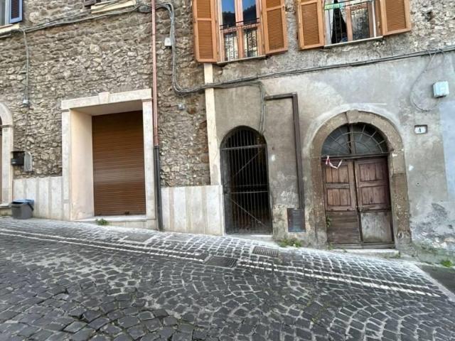 Affittasi Appartamento, Appartamento su due piani in affitto Terrazza panoramica Annunci Artena Roma Rif.648498