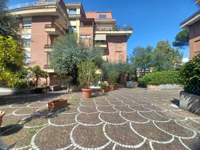 Affittasi Appartamento, BALDUINA BILOCALE TERRAZZATO EURO 900,00 CONTR. TRANSITORIO Annunci Roma, Zona Balduina Rif.646471