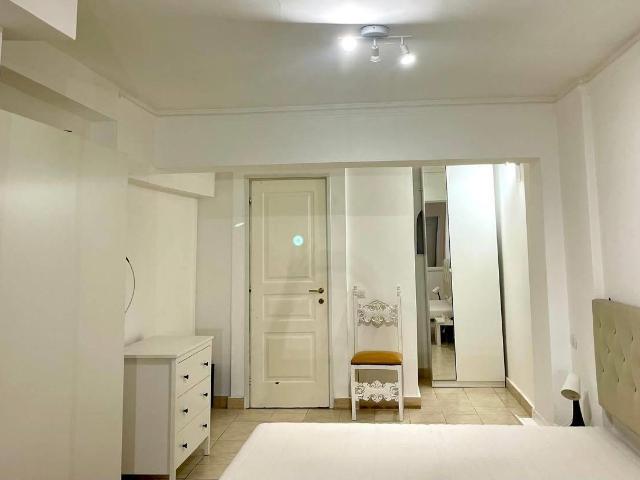 Affittasi Appartamento, BILOCALE ARREDATO CON BALCONE LIBERO DAL PRIMO APRILE Annunci Roma Roma Rif.646338