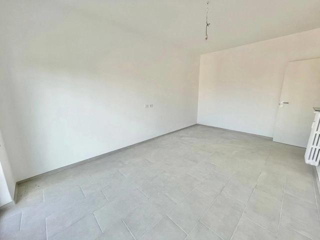 Affittasi Appartamento, Bilocale ristrutturato con vista panoramica sul Gazometro Annunci Roma, Zona Ostiense Rif.631356
