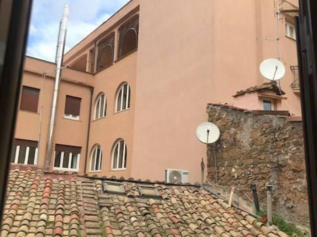 Affittasi Appartamento, Bilocale vicolo Moroni, Roma Annunci Roma, Zona Trastevere Rif.12827