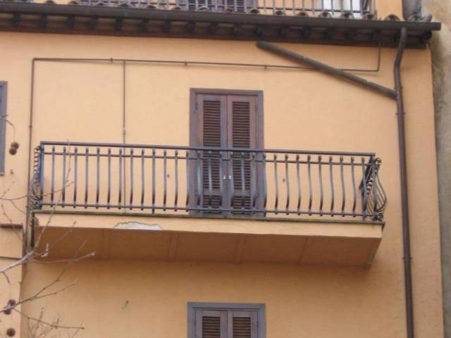 Affittasi Appartamento, Bracciano centro appartamento in affitto su due livelli. Annunci Bracciano Roma Rif.639430