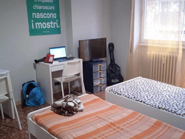 Affittasi Appartamento, CAMERA DOPPIA VIA TIBURTINA Annunci Roma, Zona Pietralata Rif.631170