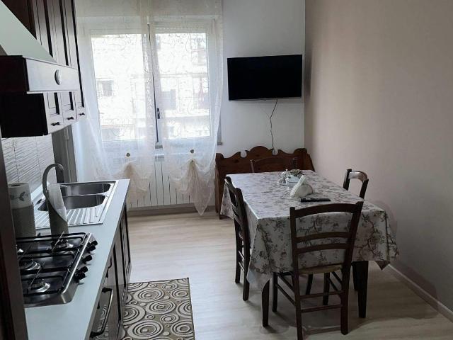 Affittasi Appartamento, CAMERA SINGOLA VIA AMICO ASPERTINI Annunci Roma, Zona Torre Angela Rif.634524