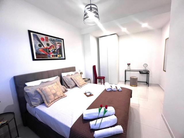 Affittasi Appartamento, CASA VACANZE IN AFFITTO A FIUMICINO CENTRO A 500 MT DAL MARE Annunci Fiumicino, Frazione Isola Sacra Rif.580007