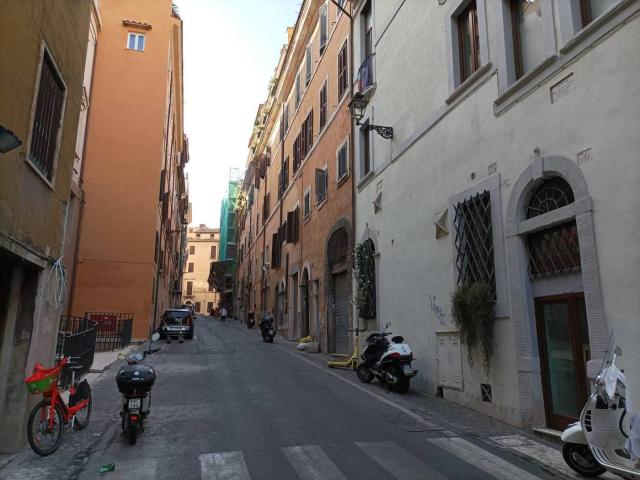 Affittasi Appartamento, Caratteristico con terrazzo Annunci Roma Roma Rif.628873