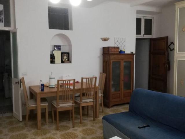Affittasi Appartamento, Centro Via Boschetto trilocale arredato Annunci Roma Roma Rif.96124