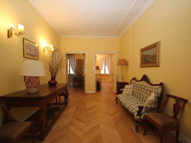 Affittasi Appartamento, Centro Storico, arredato,2 camere,studio,soggiorno,2 bagni Annunci Roma Roma Rif.602776