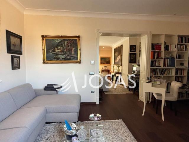 Affittasi Appartamento, CENTRO STORICO – ESCLUSIVO APPARTAMENTO DI LUSSO IN AFFITTO Annunci Roma Roma Rif.638779