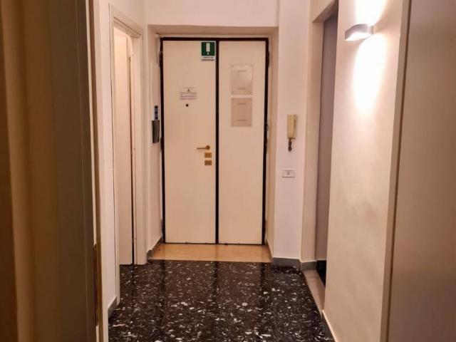 Affittasi Appartamento, Delizioso trilocale Rione Monti Annunci Roma Roma Rif.4608