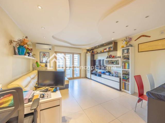 Affittasi Appartamento, EUR TRILOCALE ARREDATO CON TERRAZZO E CANTINA Annunci Roma, Zona Torrino Rif.632323