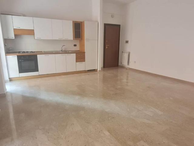 Affittasi Appartamento, Fleming v. Melegari 16, bilocale 65mq con terrazzo 18mq Annunci Roma, Zona Fleming Rif.630542