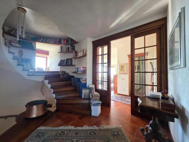 Affittasi Appartamento, FORMELLO MONTE MADONNA PORZIONE DI VILLA 130 MQ Annunci Formello Roma Rif.640487