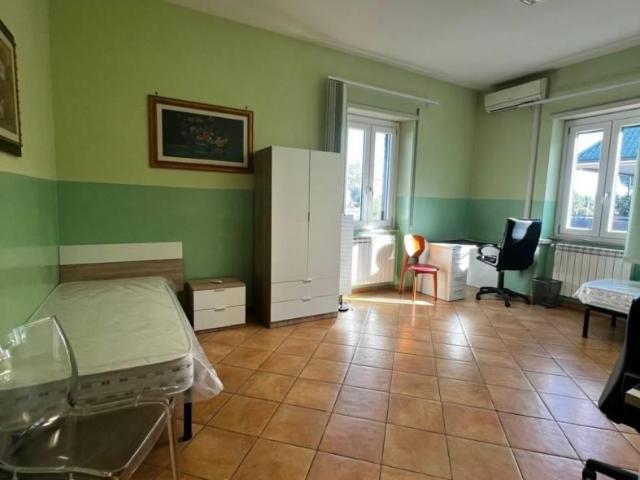 Affittasi Appartamento, GIARDINETTI STANZE PER STUDENTI UNIVERSITARI Annunci Roma, Frazione Giardinetti Rif.640327
