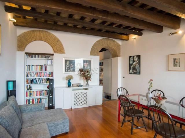 Affittasi Appartamento, LUMINOSO APPARTAMENTO A TRASTEVERE Annunci Roma, Zona Trastevere Rif.628451