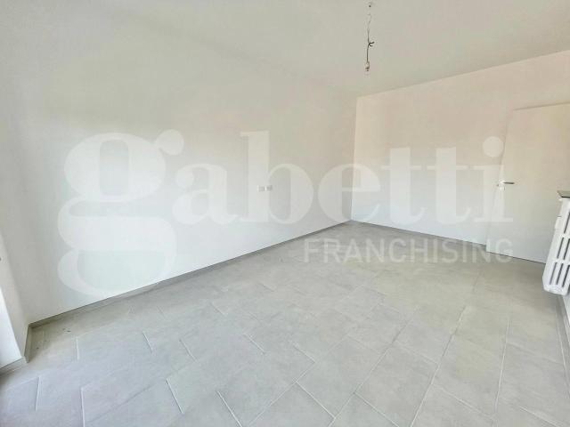 Affittasi Appartamento, Luminoso bilocale appena ristrutturato affaccio su Gazometro Annunci Roma, Zona Ostiense Rif.631355