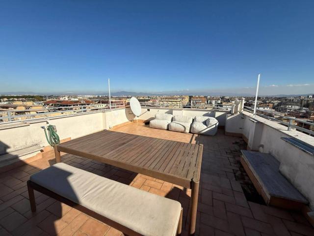 Affittasi Appartamento, PIANO ALTO PIGNETO AD. METRO MALATESTA Annunci Roma, Zona Pigneto Rif.644709