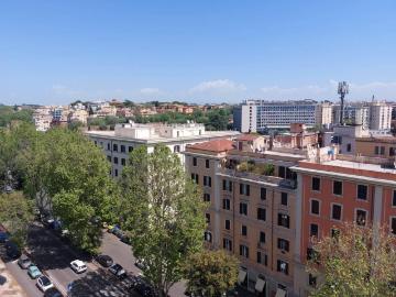 Affittasi Appartamento, PIRAMIDE ATTICO CON PANORAMA MOZZAFIATO Annunci Roma, Zona Ostiense Rif.650144