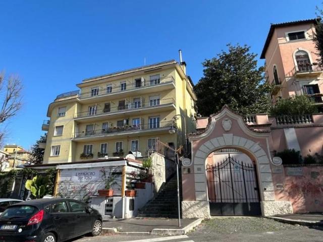 Affittasi Appartamento, Quadrilocale Annunci Roma Roma Rif.636108