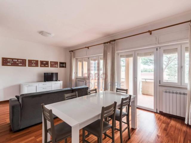 Affittasi Appartamento, QUADRILOCALE OTTIMO STATO CON BOX Annunci Roma Roma Rif.626398