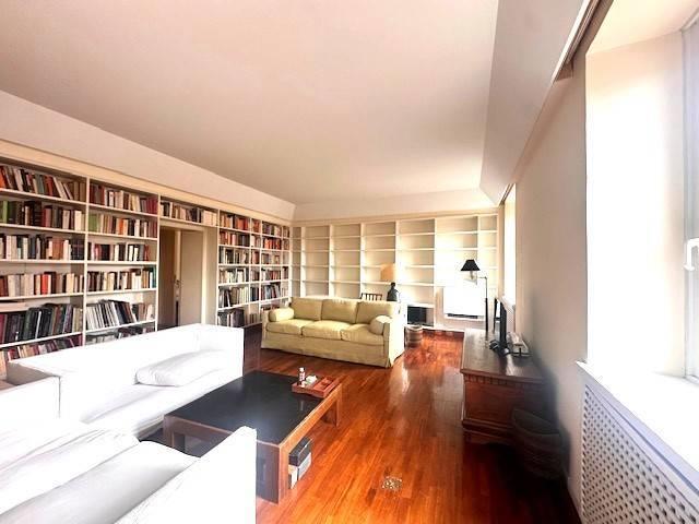 Affittasi Appartamento, QUIRINALE / TREVI PRESTIGIOSO APPARTAMENTO Annunci Roma Roma Rif.643749