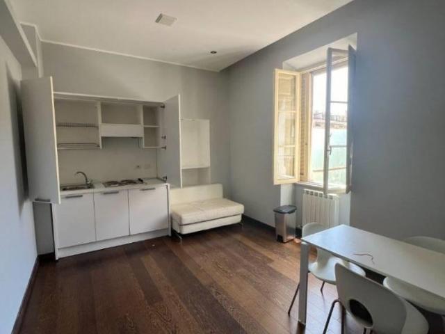 Affittasi Appartamento, ROMA CENTRO STORICO QUATTRO FONTANE BILO CON TERRAZZO Annunci Roma Roma Rif.647545