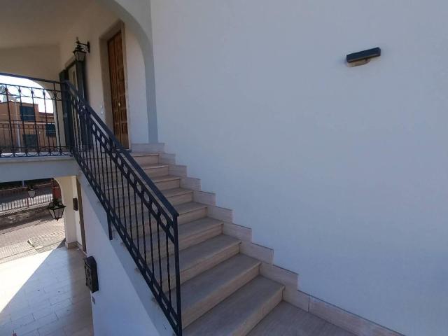 Affittasi Appartamento, Roma bilocale con parcheggio privato e balcone Annunci Frascati Roma Rif.632018