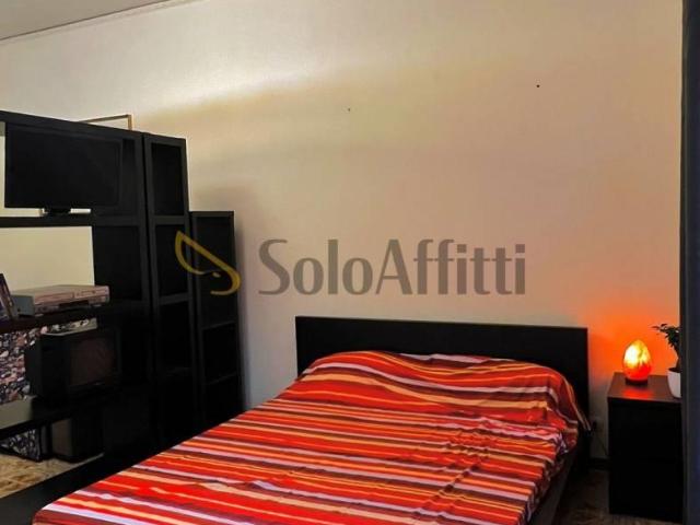 Affittasi Appartamento, STANZA IN APPARTAMENTO SERENISSIMA Via Pisino Rif.A2309 Annunci Roma Roma Rif.647939