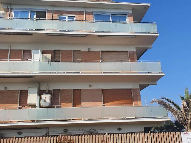 Affittasi Appartamento, STELLA POLARE TRILOCALE VISTA MARE AFFITTO AGOSTO Annunci Roma Roma Rif.200758