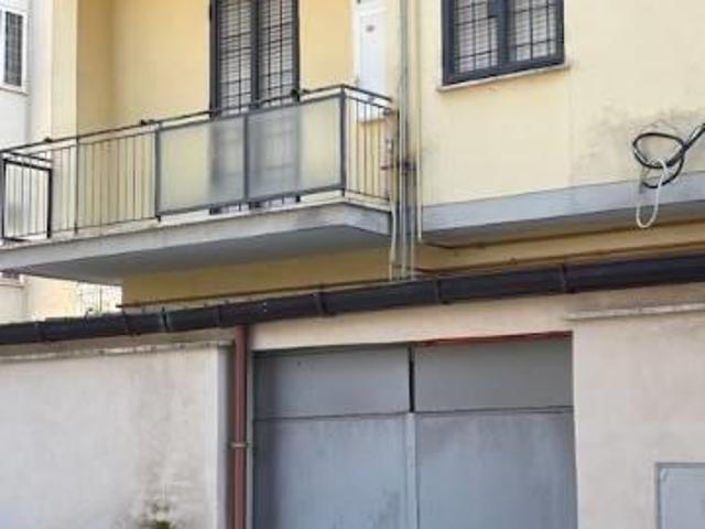 Affittasi Appartamento, San Basilio, via Pollenza Annunci Roma, Zona San Basilio Rif.644615