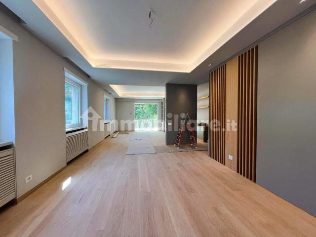 Affittasi Appartamento, SPLENDIDO APPARTAMENTO CON TERRAZZO E BOX AUTO Annunci Roma Roma Rif.630988