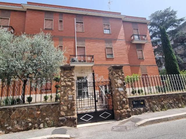Affittasi Appartamento, TUFELLO ampia camera singola arredata Annunci Roma Roma Rif.649276
