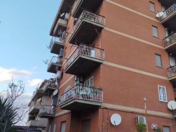 Affittasi Appartamento, TORRE ANGELA STANZA VIA TERSICORE Annunci Roma, Zona Torre Angela Rif.647618