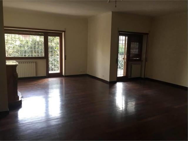 Affittasi Appartamento, TRILOCALE ZONA CORSO FRANCIA € 2.000 MESE Annunci Roma Roma Rif.647337