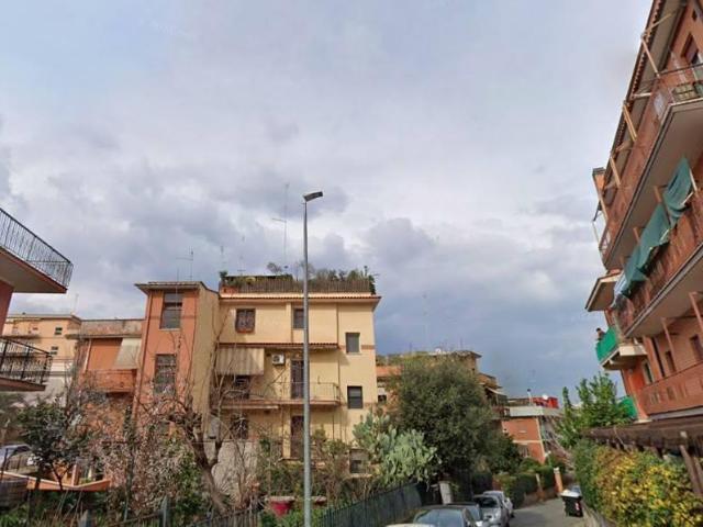Affittasi Appartamento, TRILOCALE AMPIO IN ZONA FIDENE Annunci Roma Roma Rif.513631