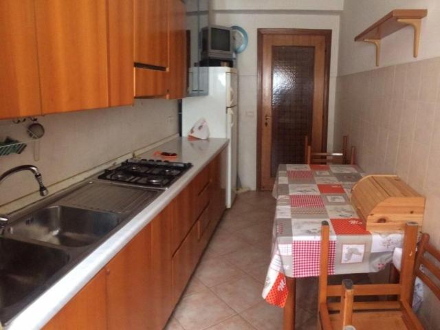 Affittasi Appartamento, Trilocale buono stato, quarto piano, Roma Annunci Roma Roma Rif.82848