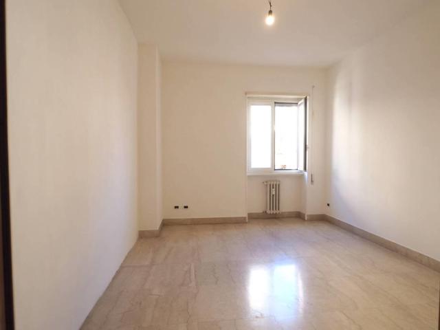 Affittasi Appartamento, TRILOCALE CON BALCONE Annunci Roma Roma Rif.626578