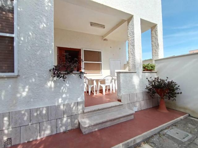 Affittasi Appartamento, TRILOCALE CON GIARDINO INDIPENDENTE FRONTE MARE Annunci Fiumicino, Frazione Focene Rif.644049