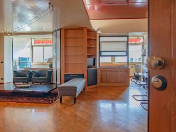 Affittasi Appartamento, Una casa con terrazzo e giardino pensile: spazio per vivere Annunci Roma Roma Rif.651158