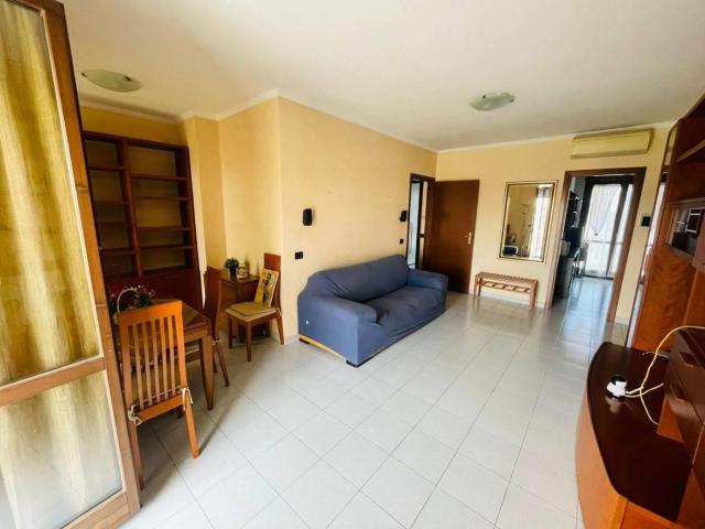 Affittasi Appartamento, VIA GASPARE AMBROSINI A2188 Annunci Roma Roma Rif.637839