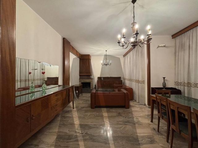 Affittasi Appartamento, Via Oppido Mamertina 130 mq II piano Annunci Roma Roma Rif.632152