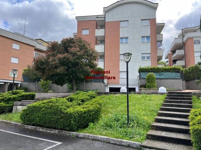 Affittasi Appartamento, VIA PADRE M. COLAGROSSI APPARTAMENTO TRILOCALE E SERVIZI Annunci Velletri Roma Rif.650967