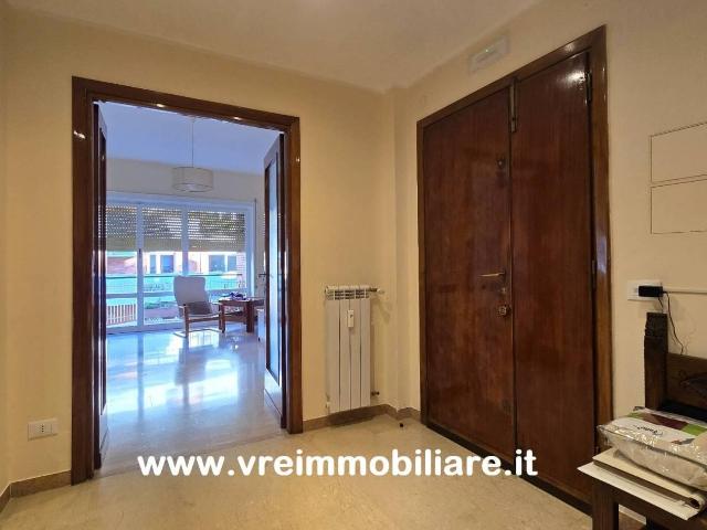 Affittasi Appartamento, VREAGENCY Ampia metratura, ampi spazi esterni. Annunci Roma Roma Rif.617301