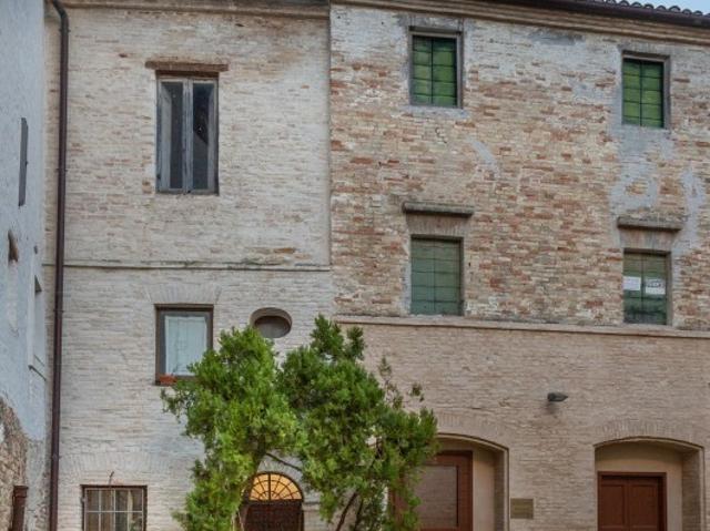 AFFITTASI: Appartamento